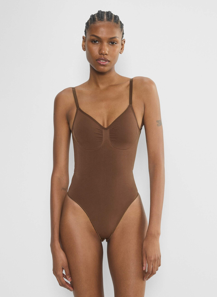 shapeenhance thong-body med lav rygg cocoa bean