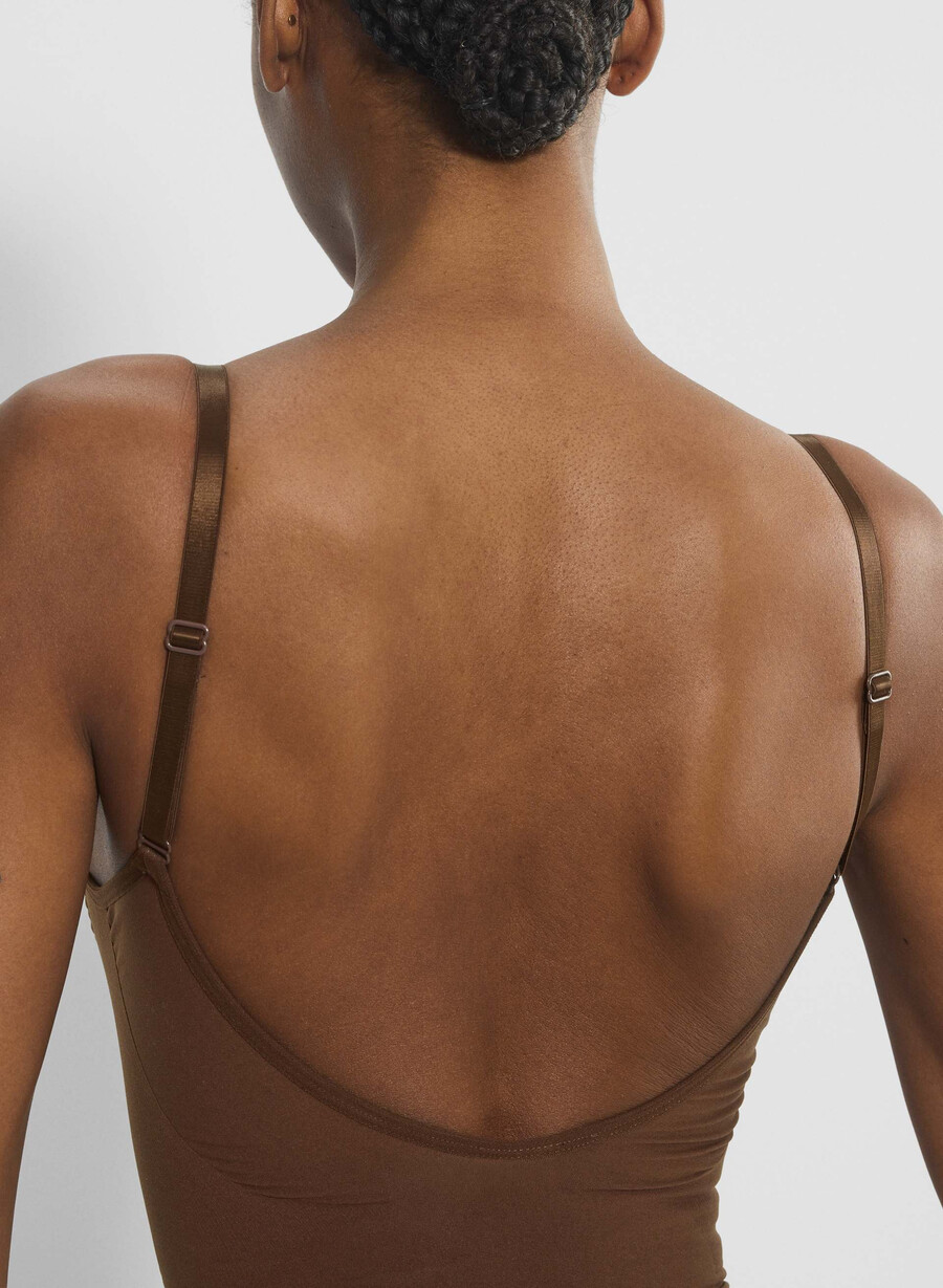 shapeenhance thong-body med lav rygg cocoa bean