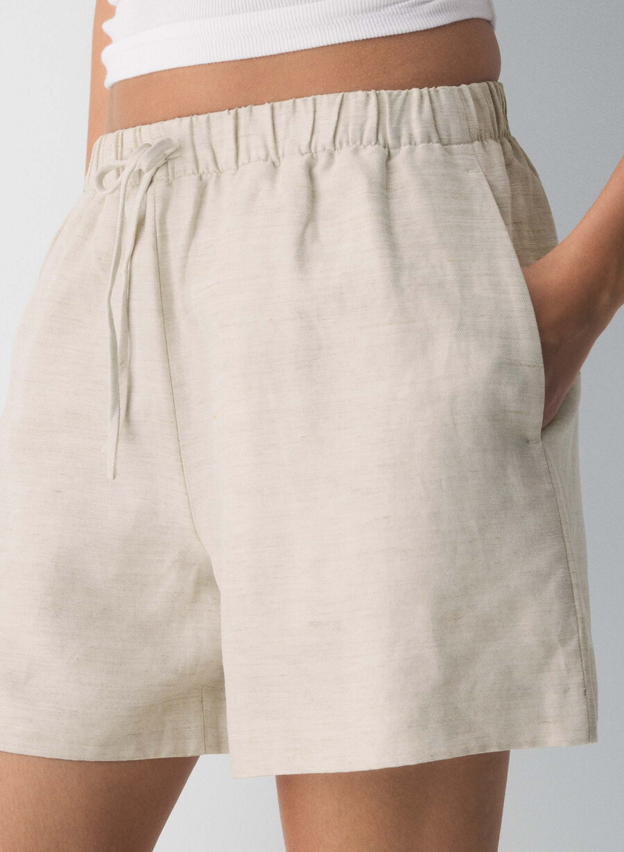 the lodge short mid-thigh – cruiselinen ufarget ecru