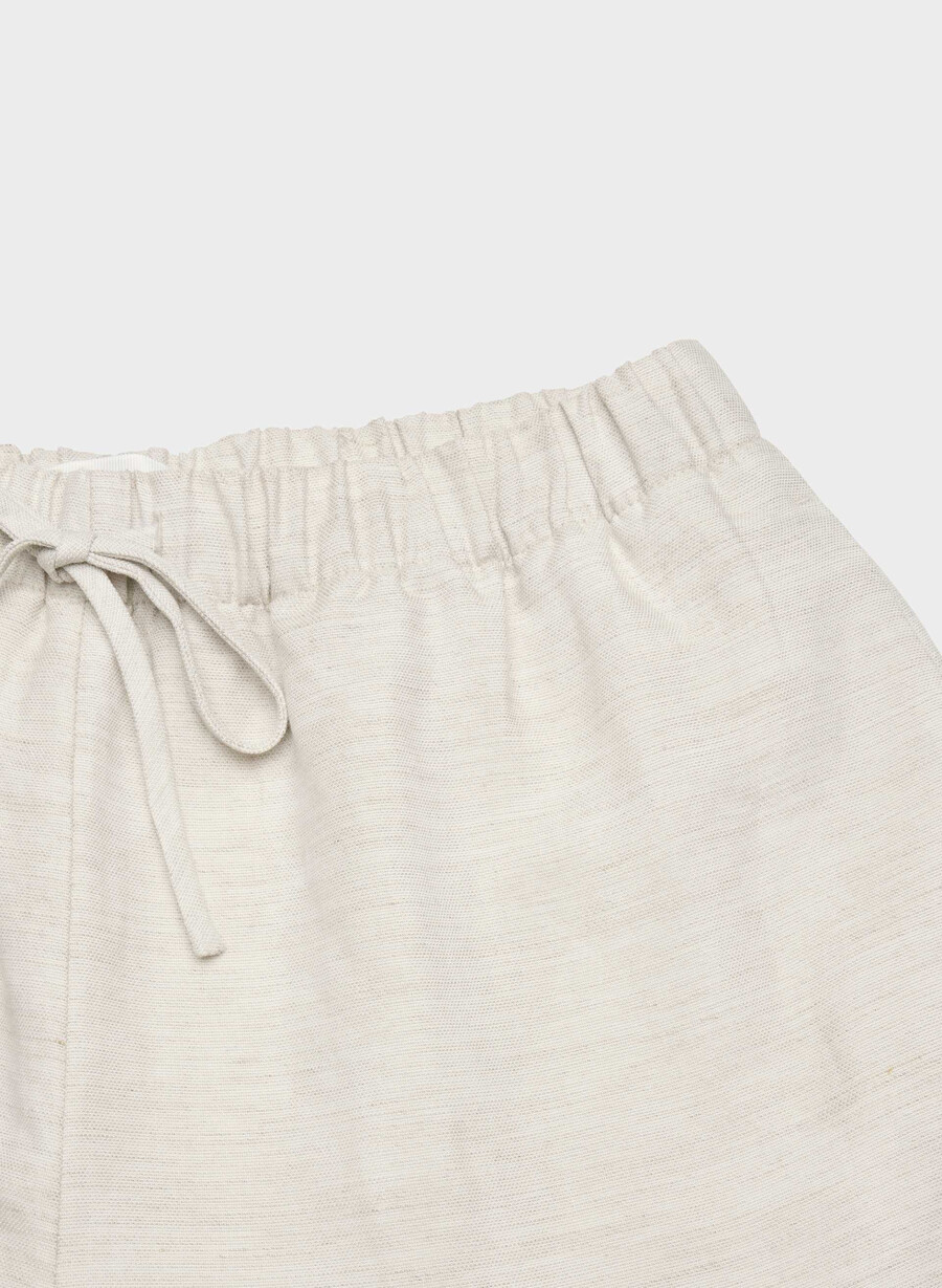 the lodge short mid-thigh – cruiselinen ufarget ecru