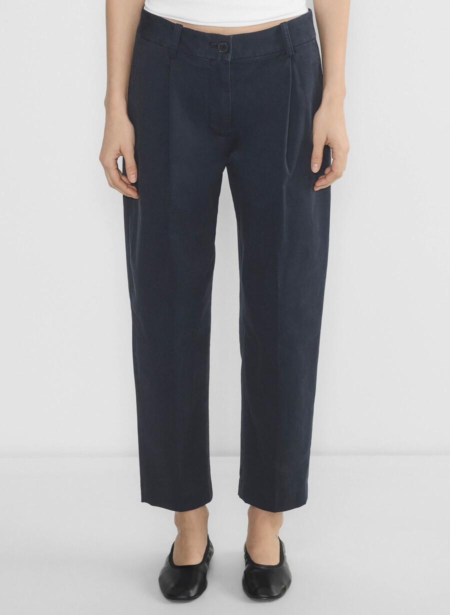 chino medium-high rise carrot pant vasket mØrk nattlav