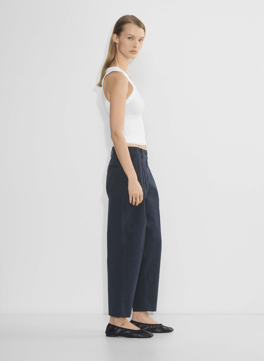 chino medium-high rise carrot pant vasket mØrk nattlav