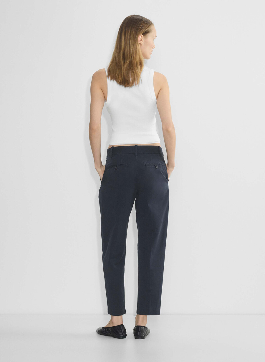 chino medium-high rise carrot pant vasket mØrk nattlav