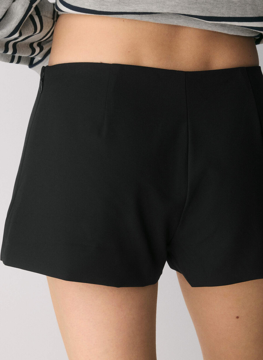 flame skort black