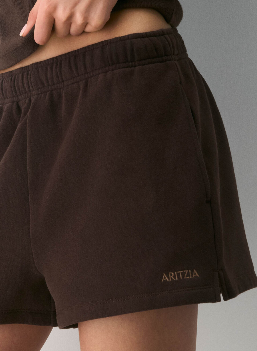koselig svettefleece mega høyt midje minishorts rik mokkabrun