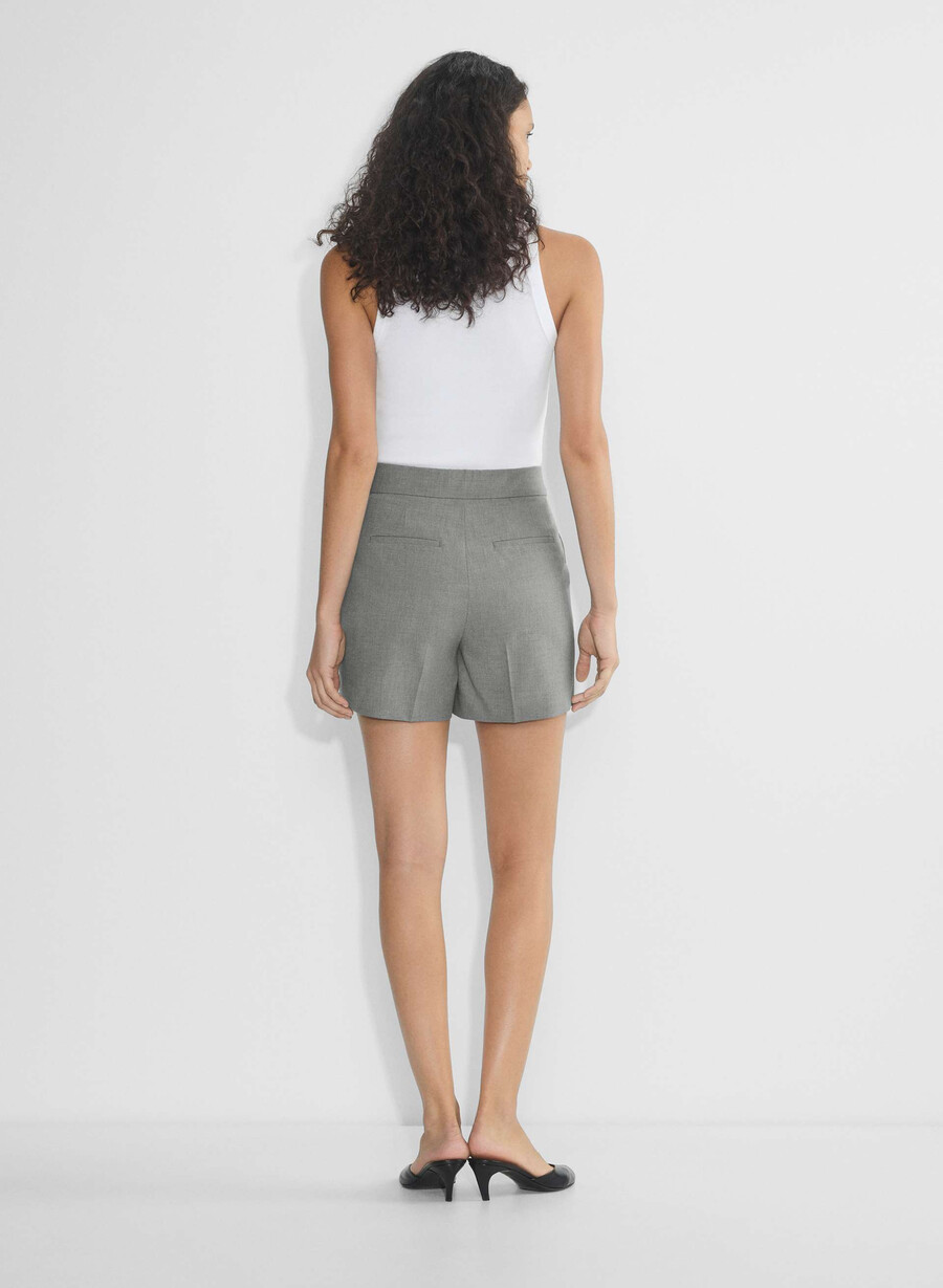 the limitless short mid-thigh - reessential lys mØrkegrÅ