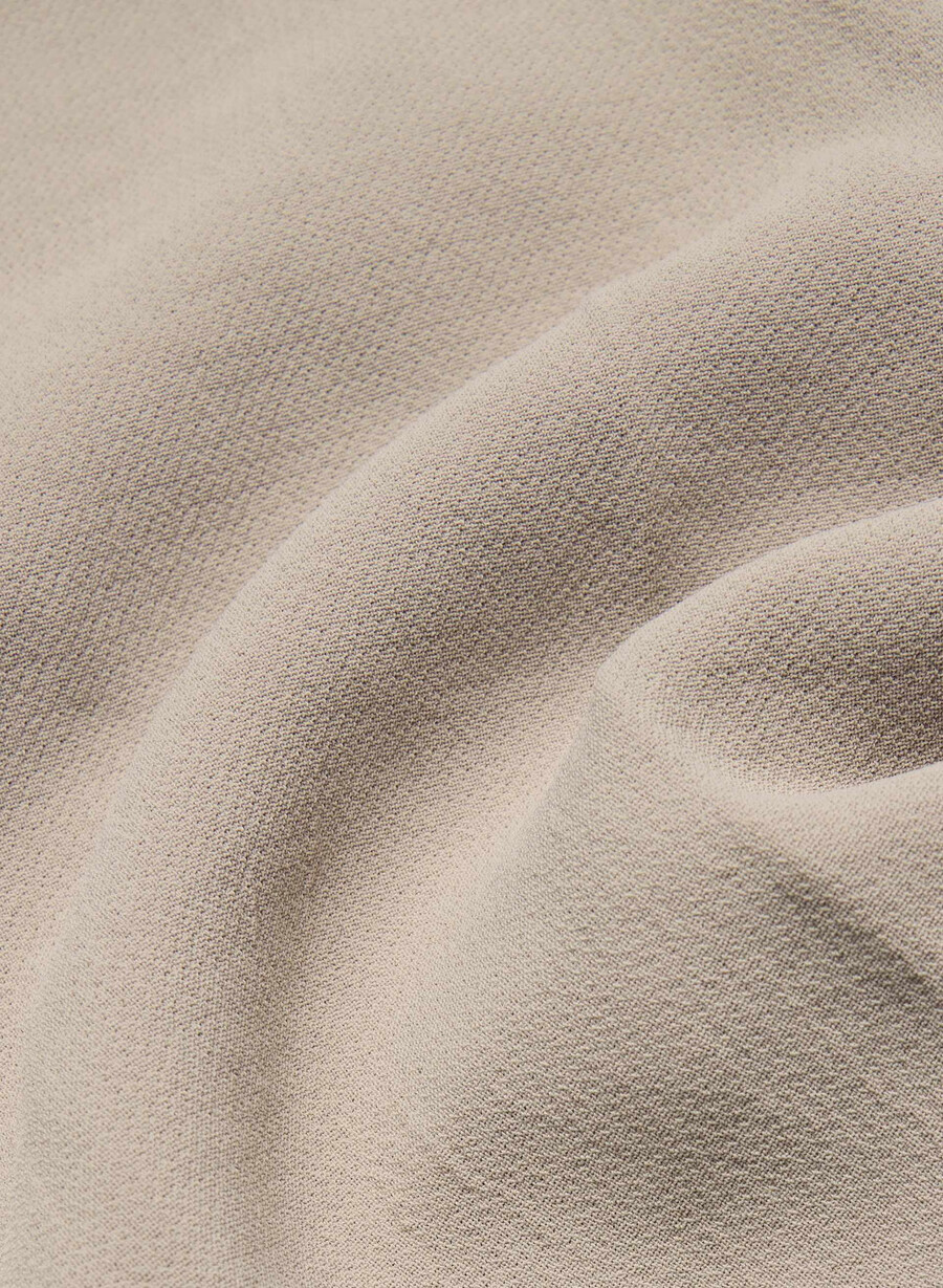 limitless short curve-fit mini – crepette nomad taupe