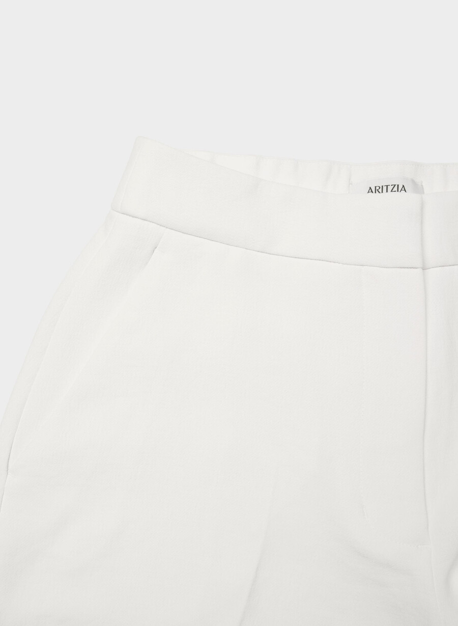 limitless short curve-fit mid-thigh – crepette lys bjØrk