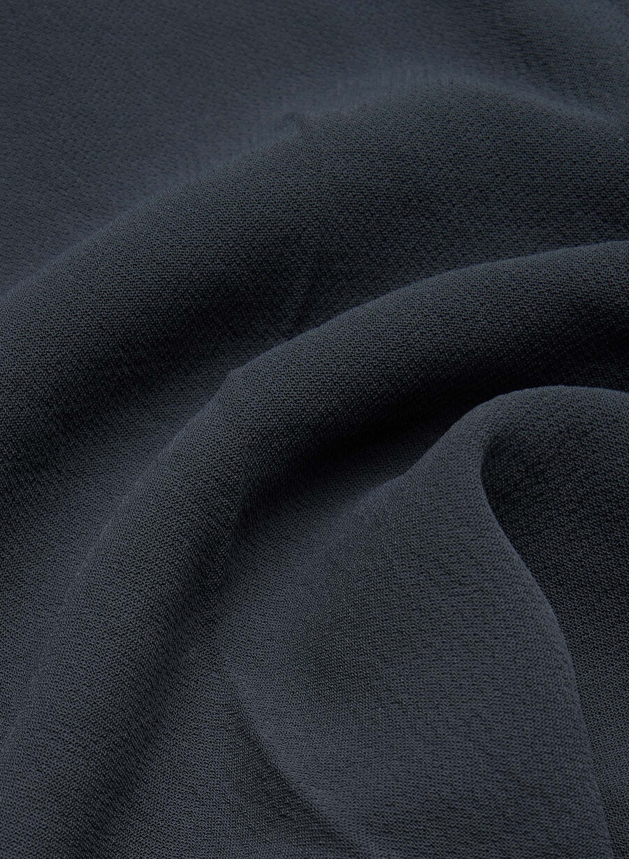 limitless short curve-fit mid-thigh – crepette dark nat navy