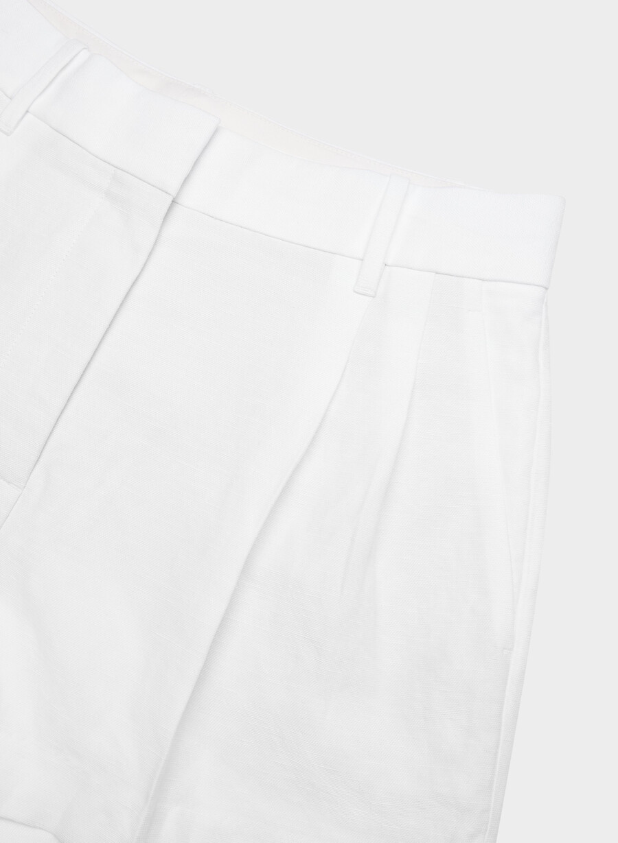 the effortless short curve-fit mini – cruiselinen hvit