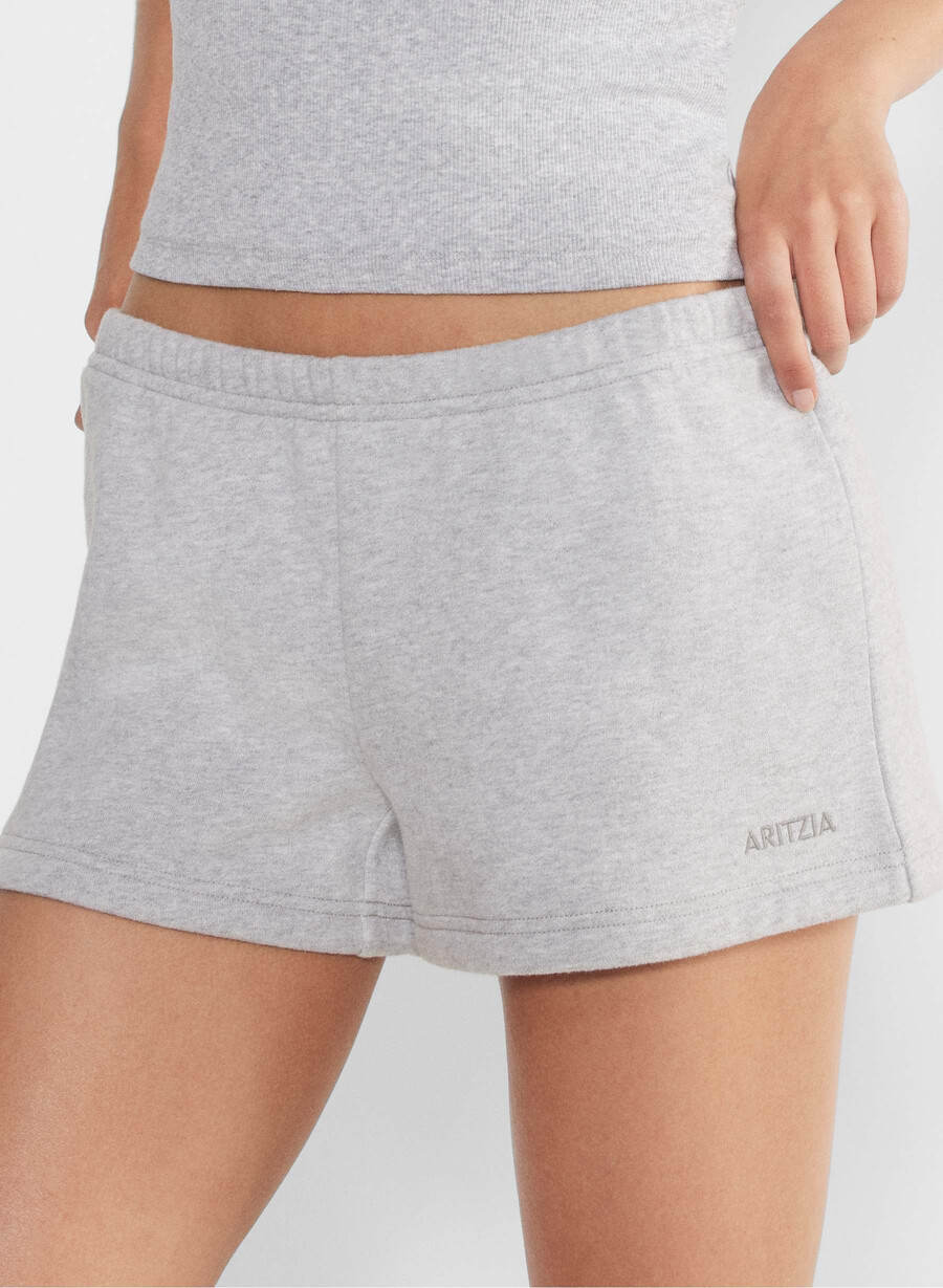 koselig sweatfleece boyfriend lo-rise mini shorts meleret krom