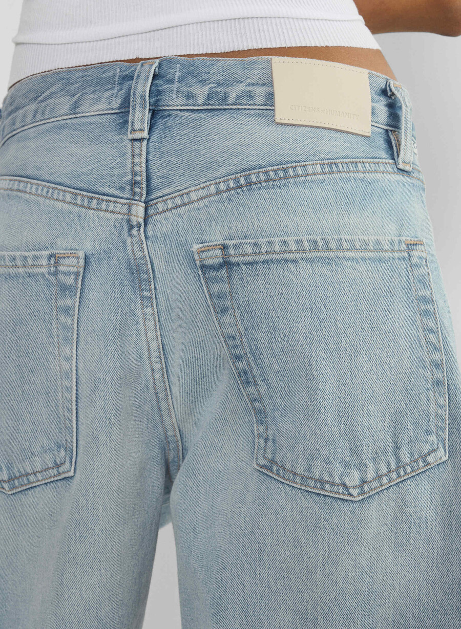 menneskehetens borgere ayla short voila
