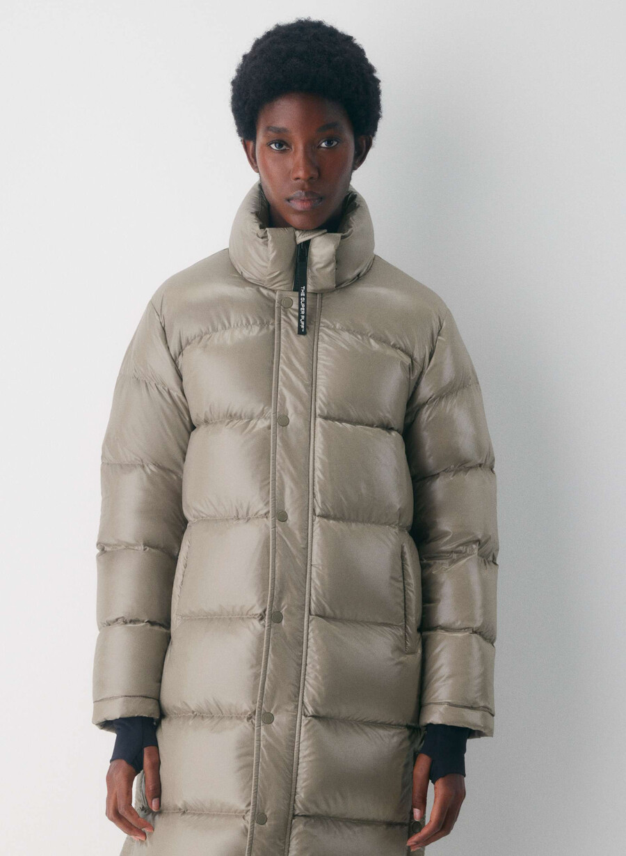 the super puff lang – høyglanset moderne taupe