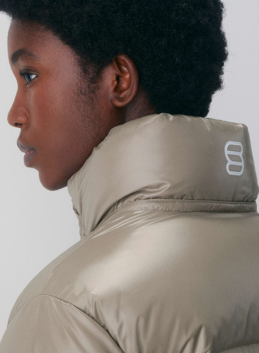 the super puff lang – høyglanset moderne taupe