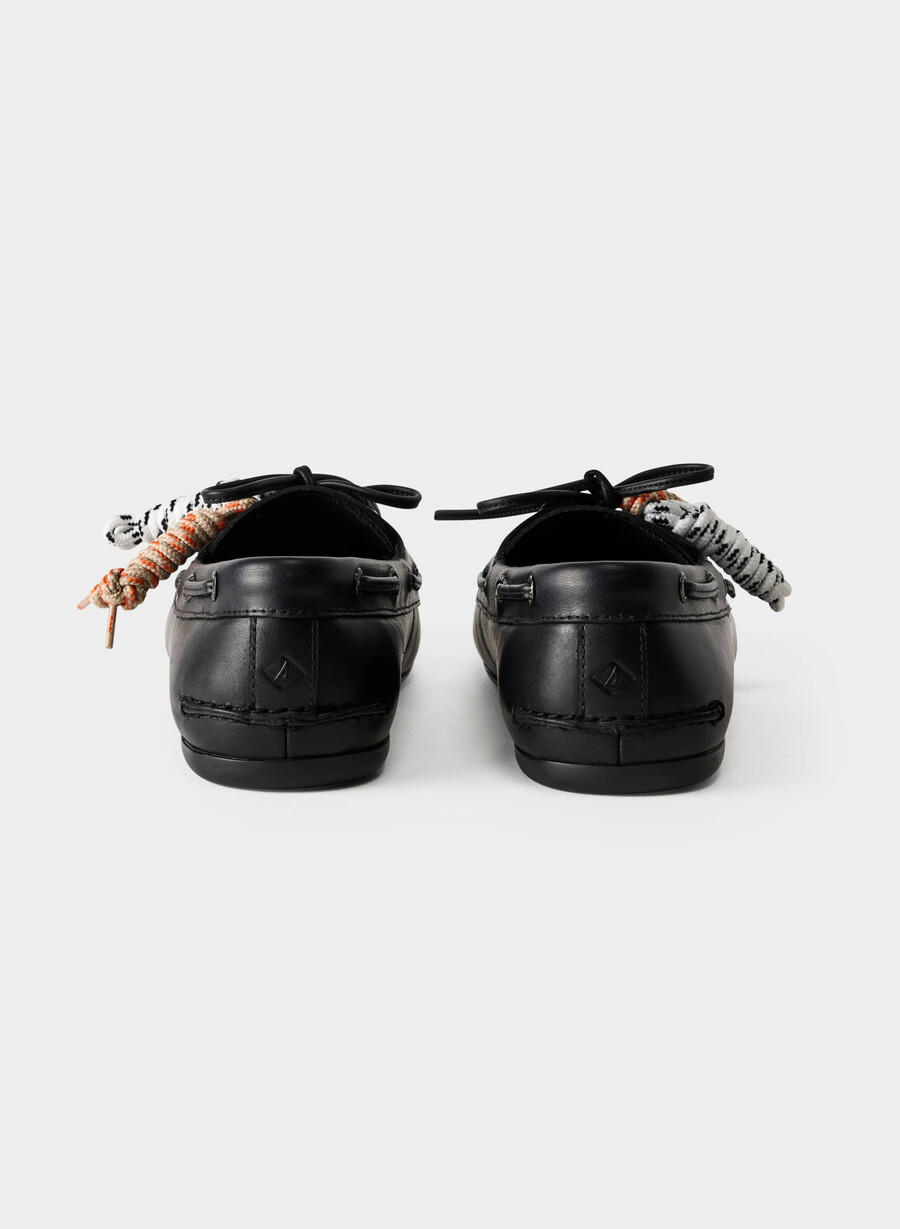 sperry x aritzia slim båtsko - glatt lær svart