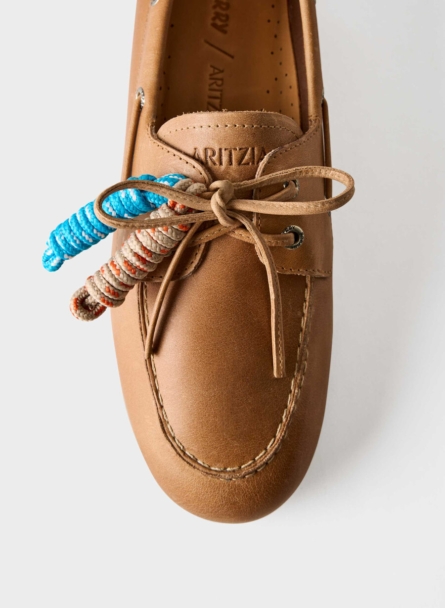sperry x aritzia slim boat shoe - glatt skinn sahara sand