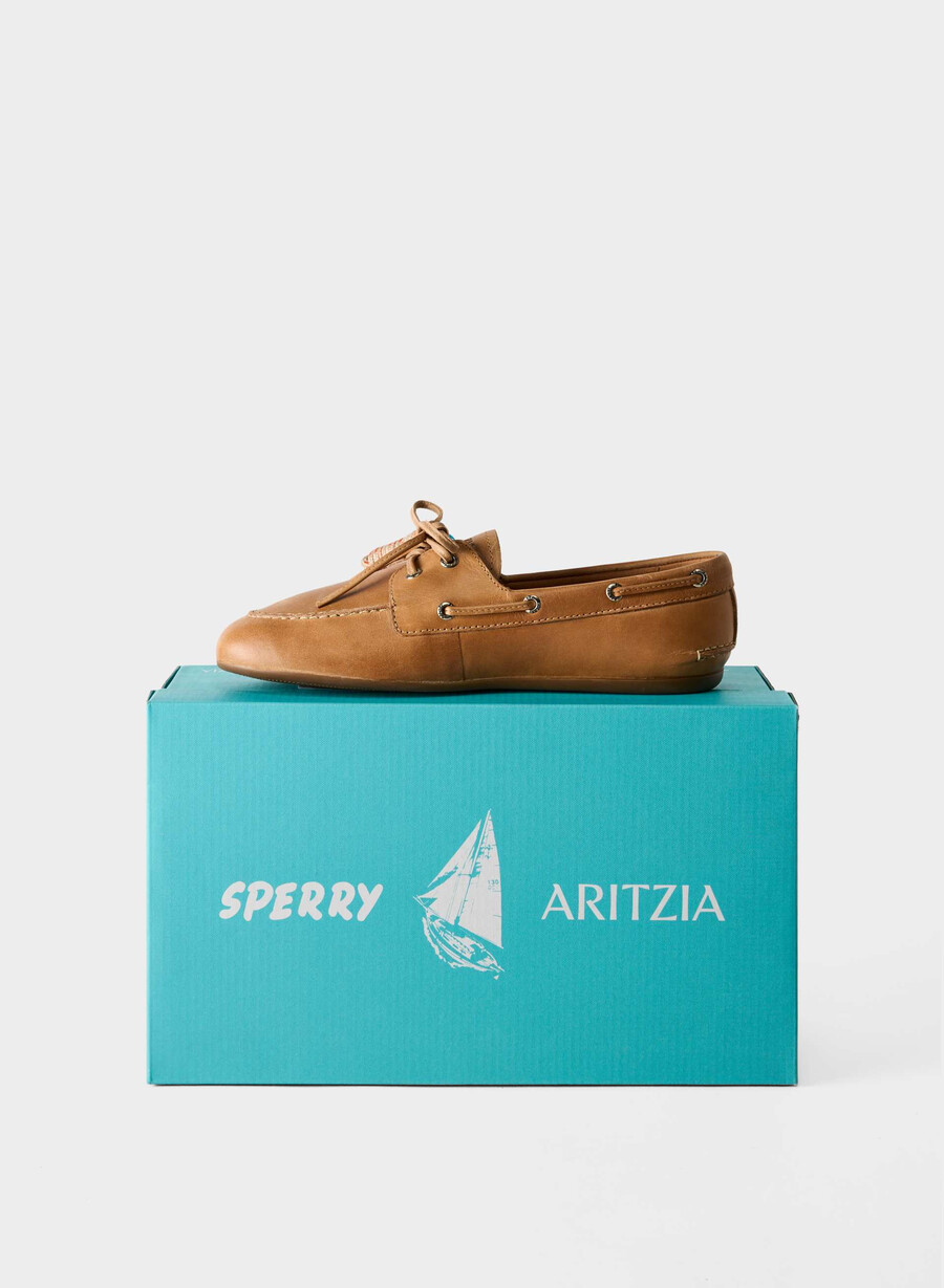 sperry x aritzia slim boat shoe - glatt skinn sahara sand