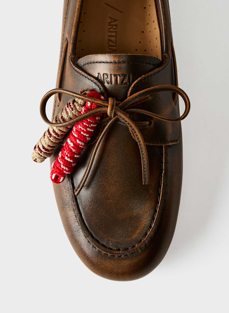 sperry x aritzia slim boat shoe - glatt skinn distressed rch mc br