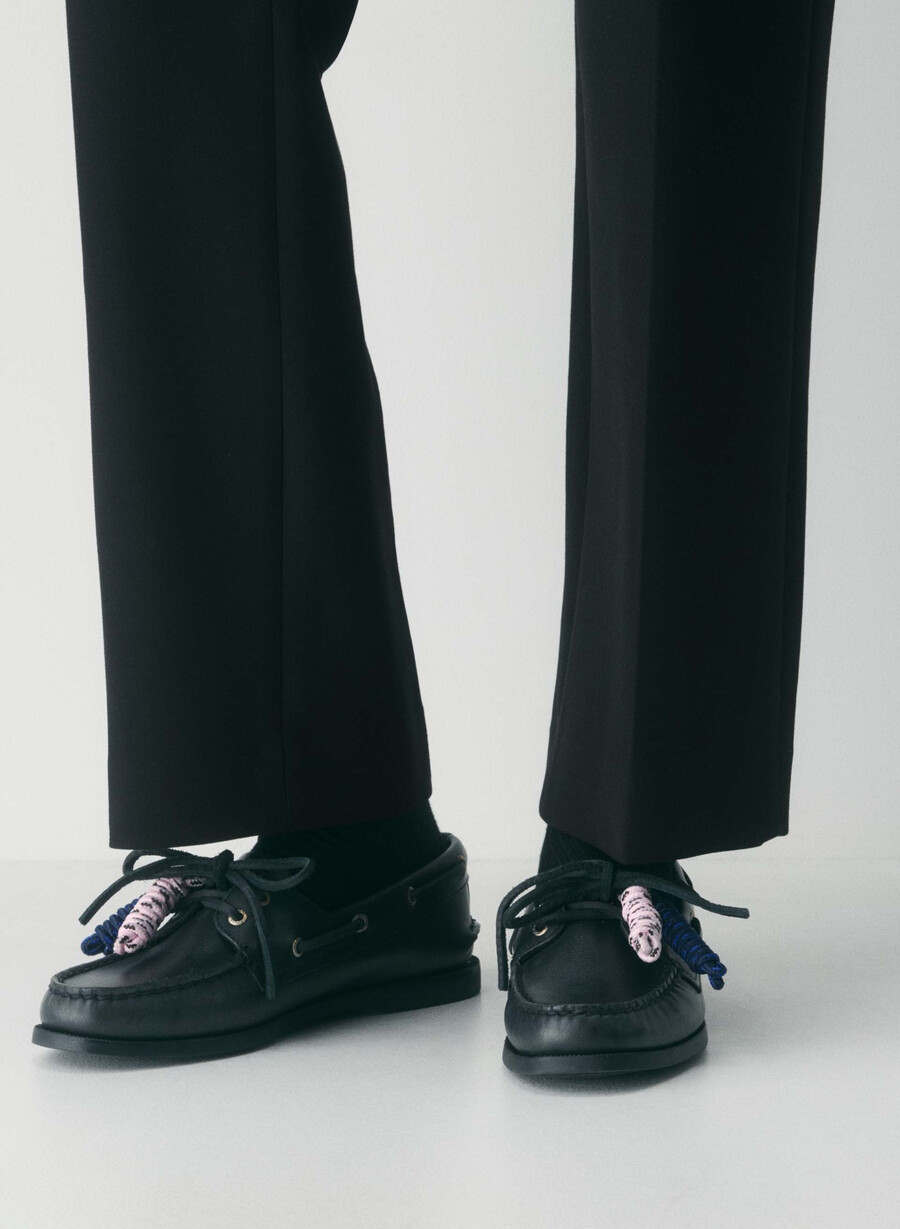 sperry x aritzia ao båtsko - glatt skinn distressed svart