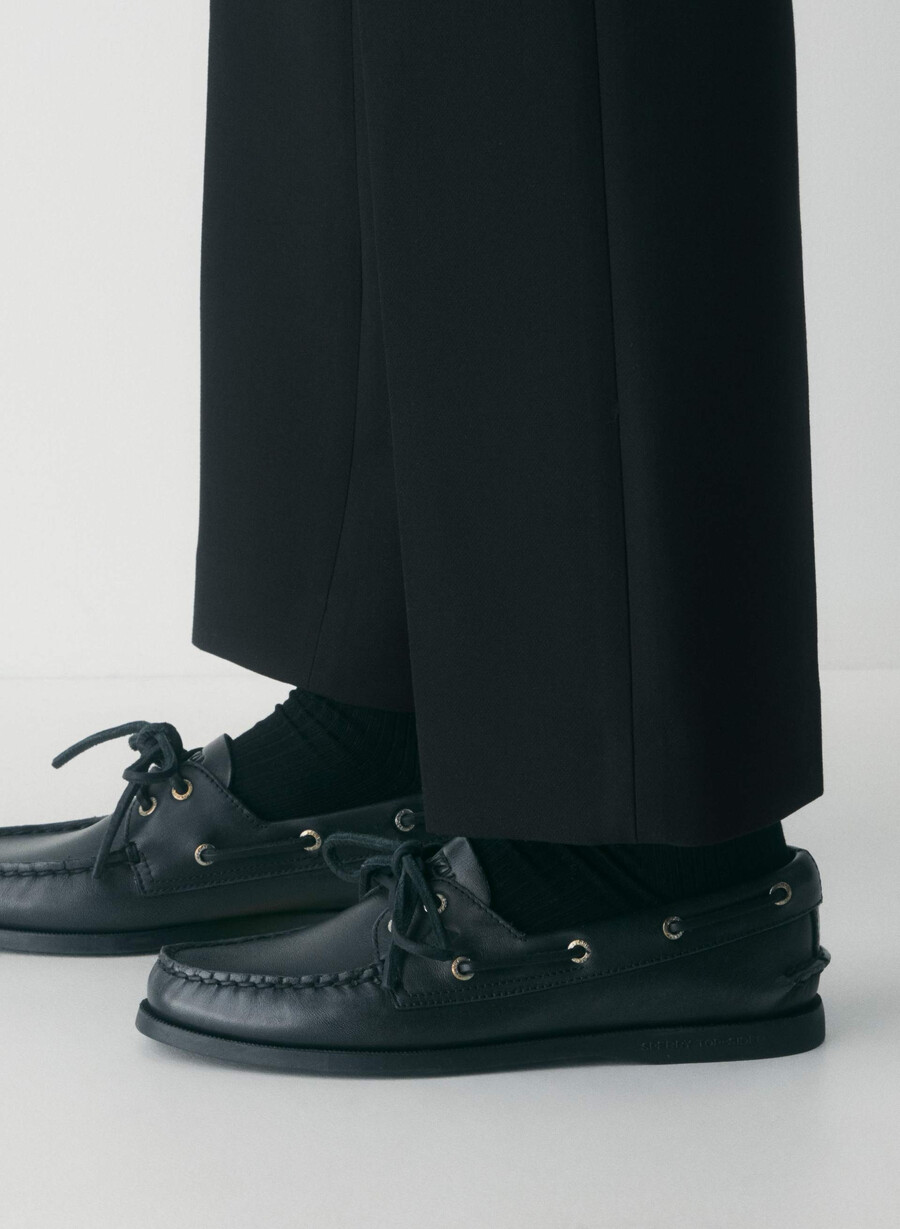 sperry x aritzia ao båtsko - glatt skinn distressed svart