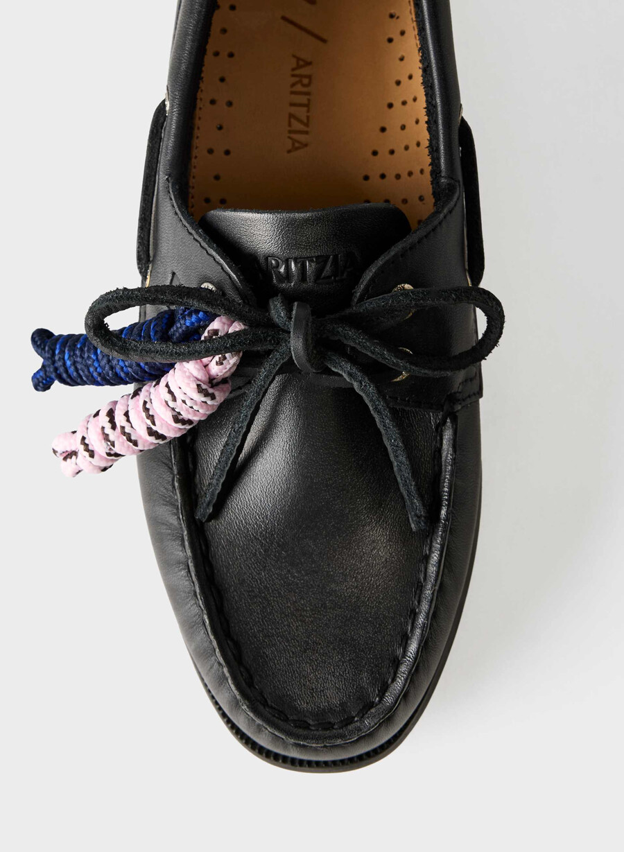 sperry x aritzia ao båtsko - glatt skinn distressed svart