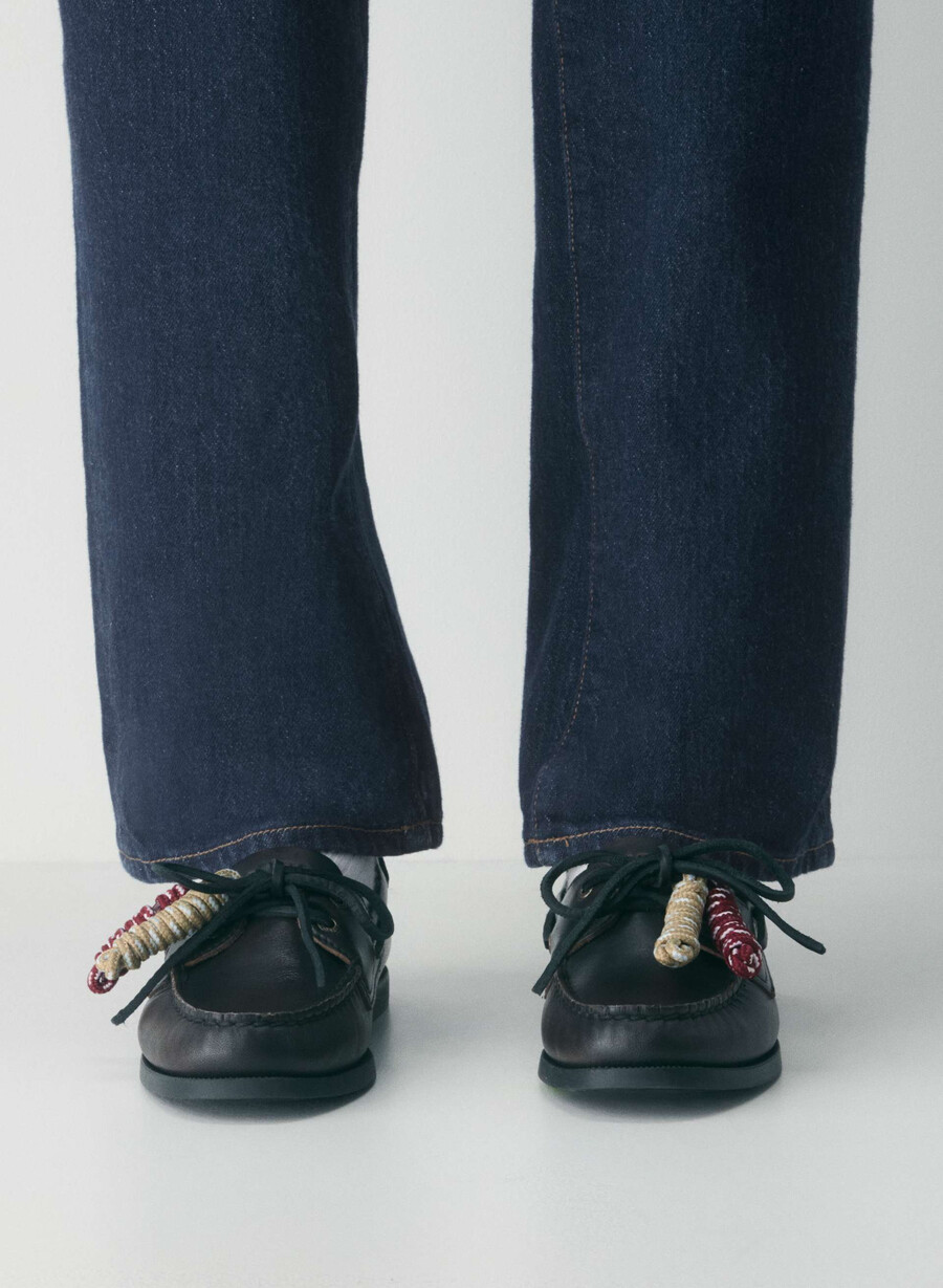 sperry x aritzia ao båtsko - glatt skinn distressed svartbrun