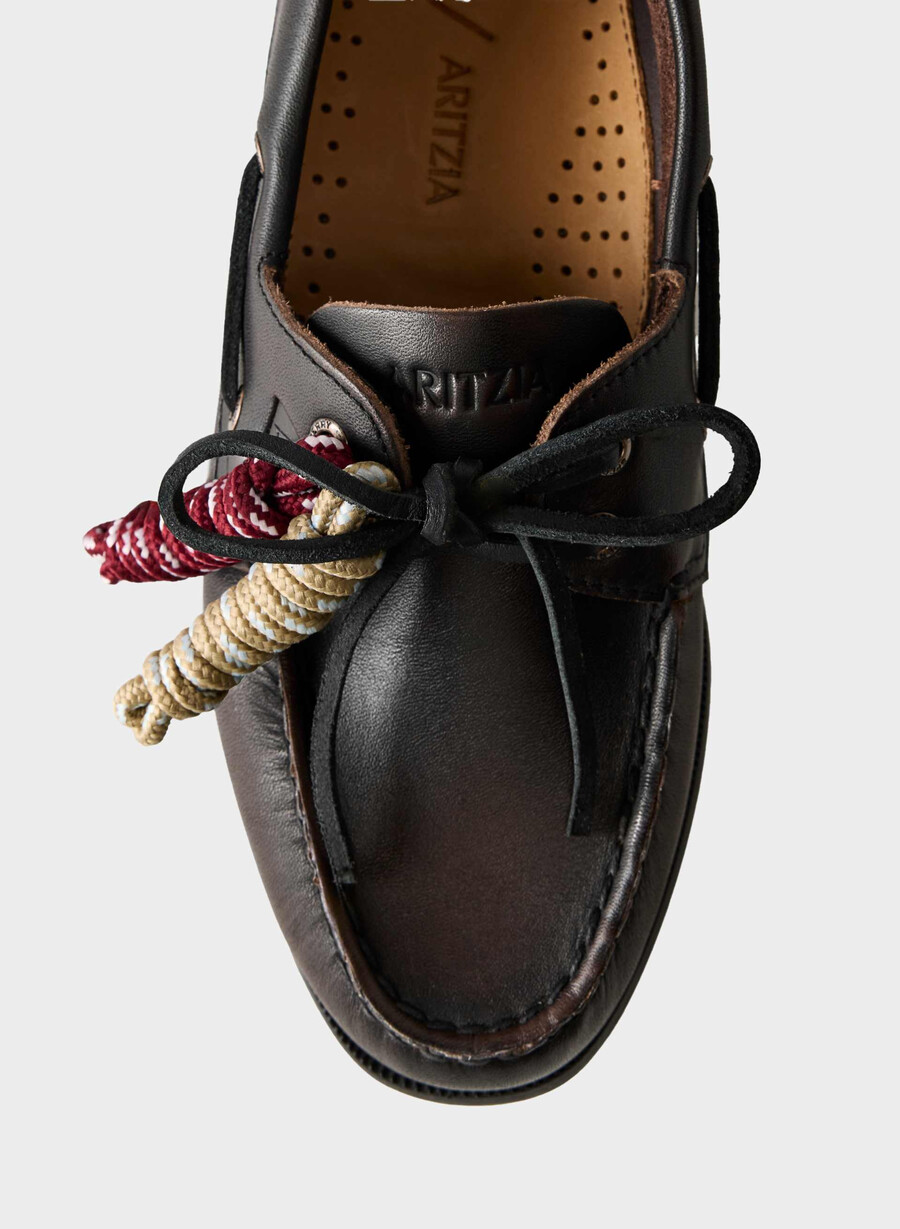 sperry x aritzia ao båtsko - glatt skinn distressed svartbrun
