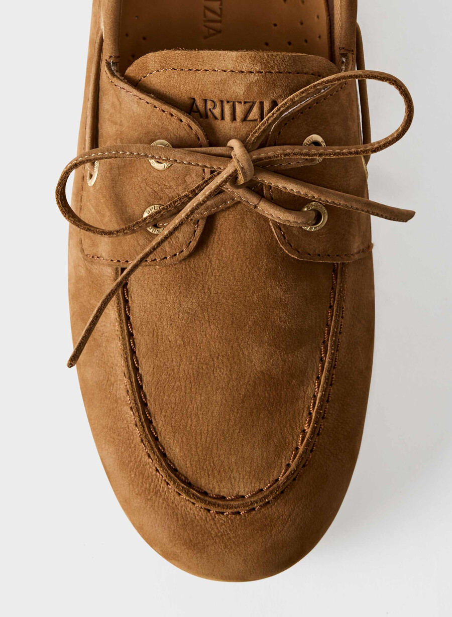 sperry x aritzia slim båtsko - nubukskinn galley brun