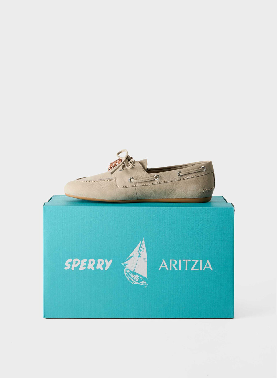 sperry x aritzia slim boat shoe - nubuck leather mainstay beige