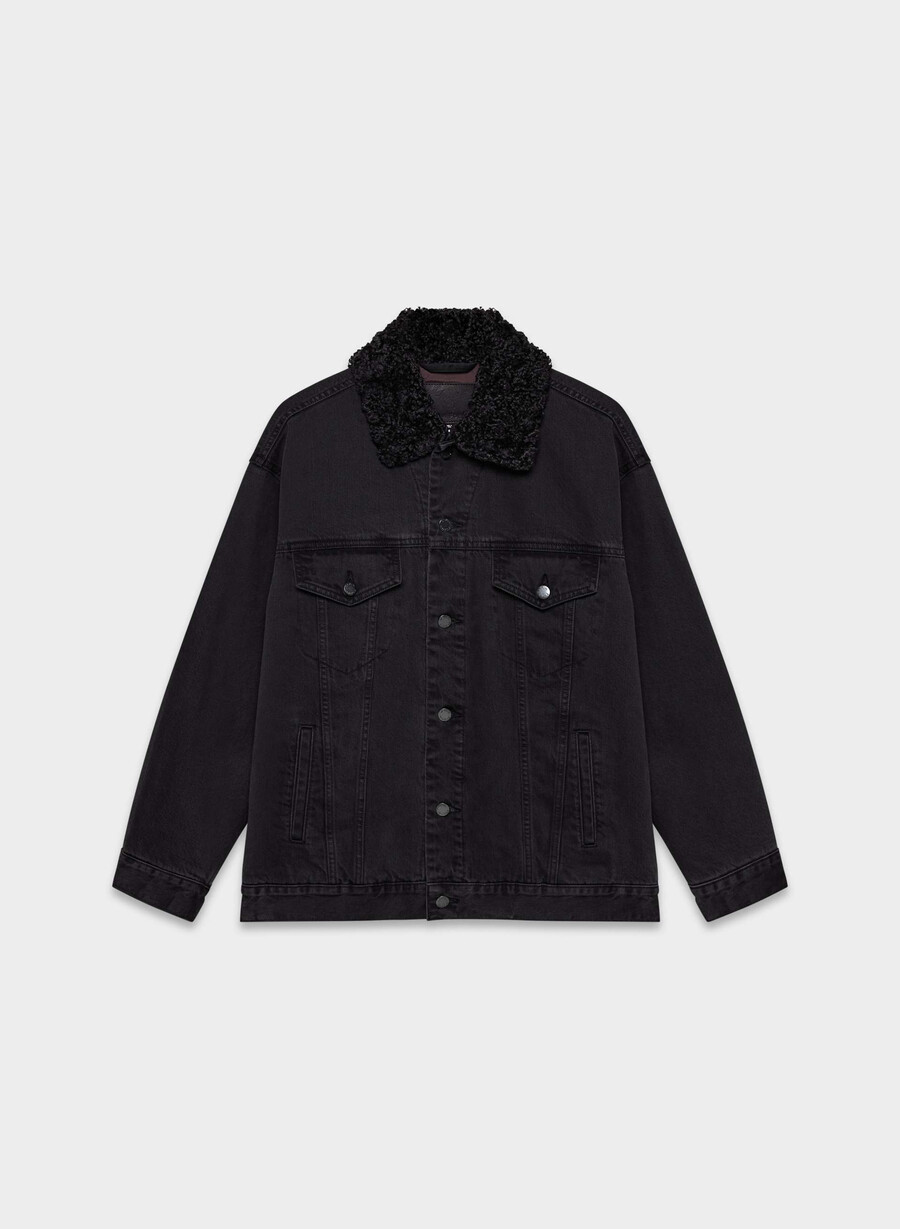 denim forum 90-tallets vintage sherpa-dongerijakke svart eyeliner