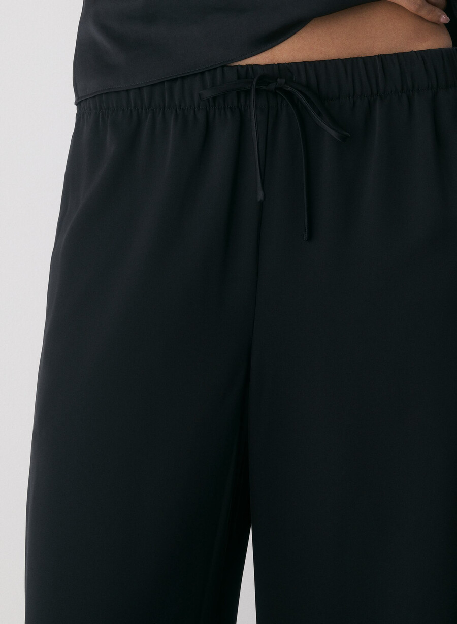 the lodge pant – sateng svart