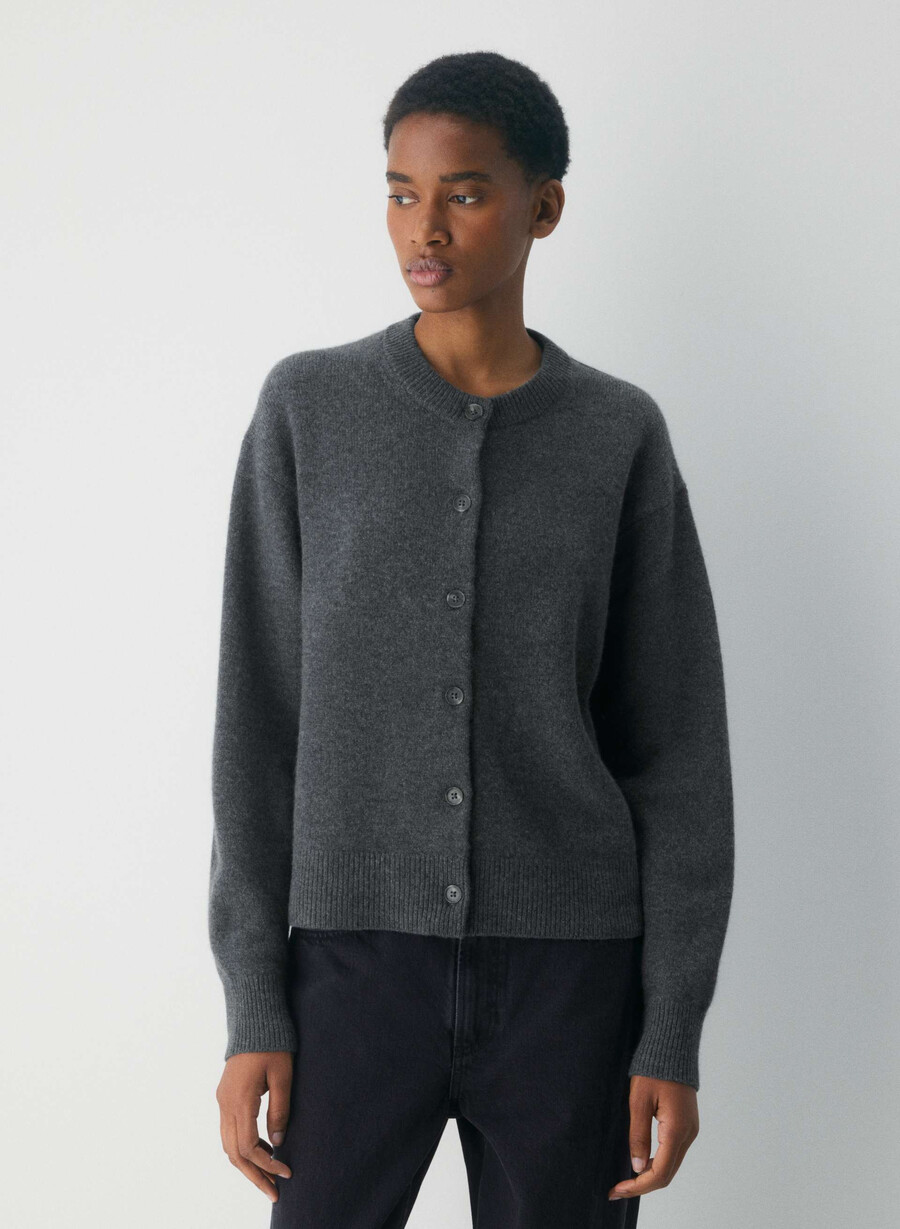 essential cashmere allegory cardigan lynggrønn