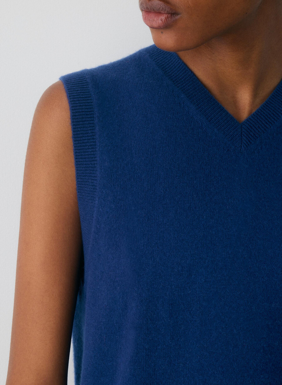 bare cashmere v-hals genservest byron blÅ