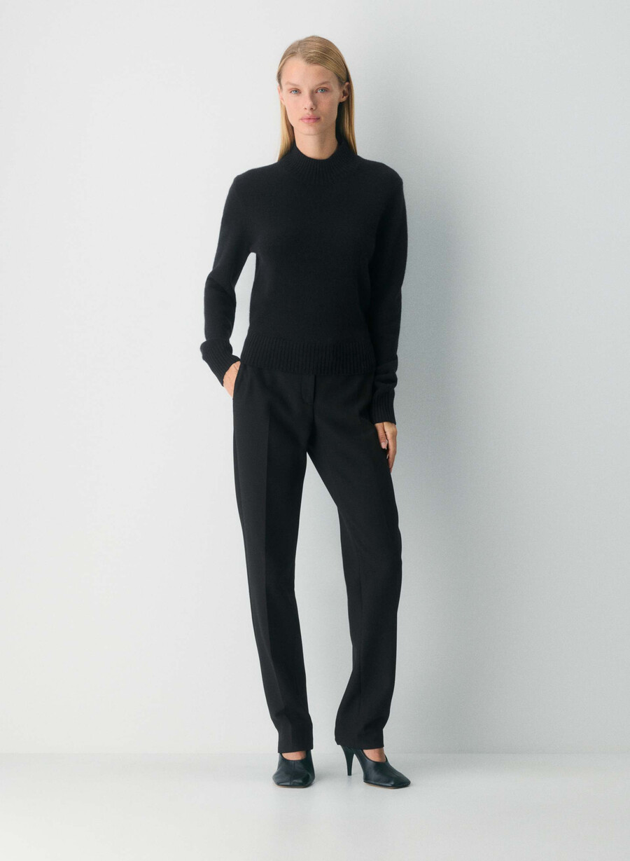 essential cashmere krympet mockneck svart
