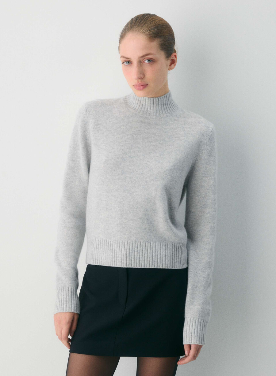 essential cashmere shrunken mockneck lyngkrom