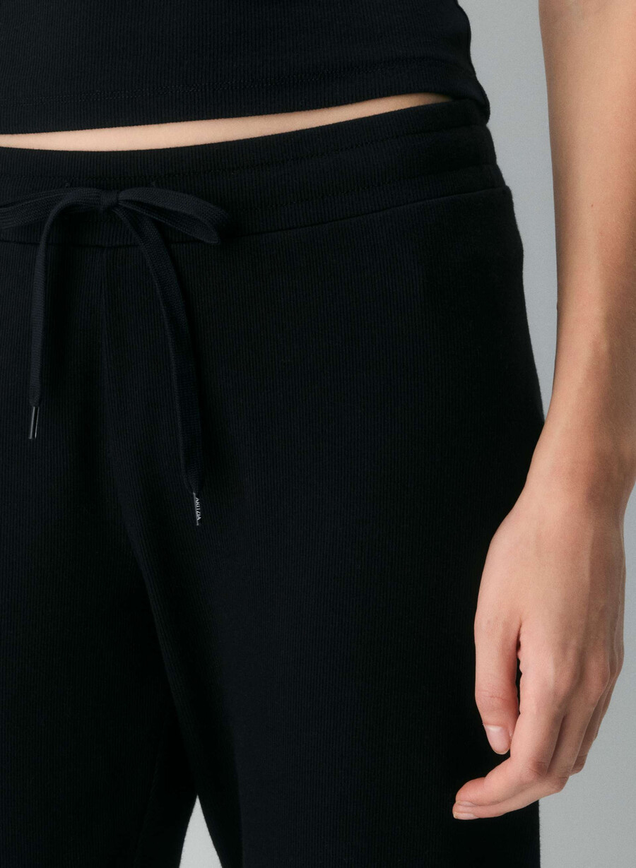 homestretch ribbet jogger svart
