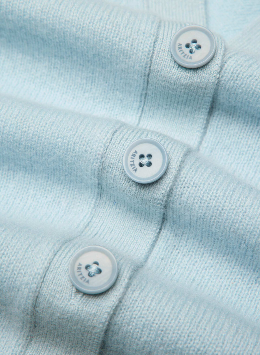 fjær kasjmir avslappet v-hals cardigan dew blue