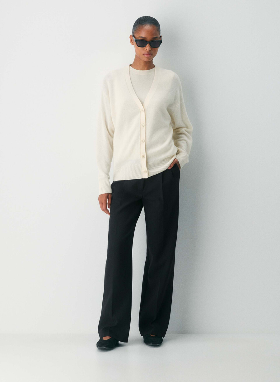 fjær kasjmir avslappet v-hals cardigan whisper white