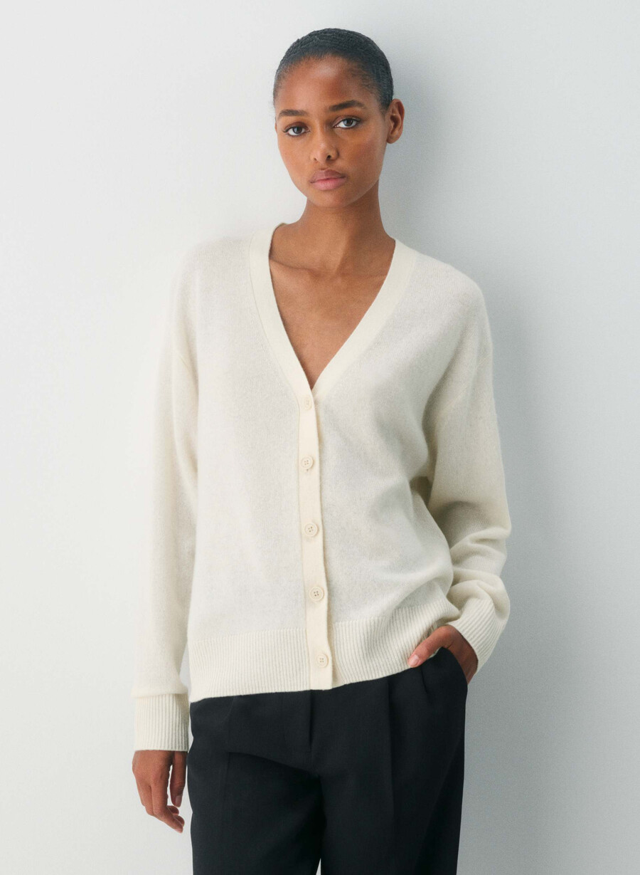 fjær kasjmir avslappet v-hals cardigan whisper white