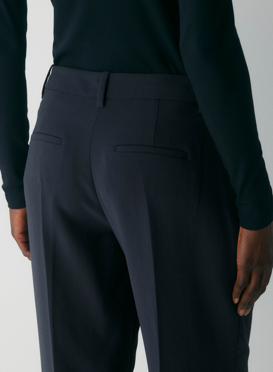 the effortless pant curve-fit lo-rise – crepette mØrk navy