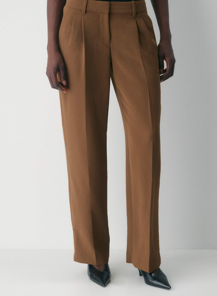 the effortless pant curve-fit lo-rise - crepette sjokoladebrun