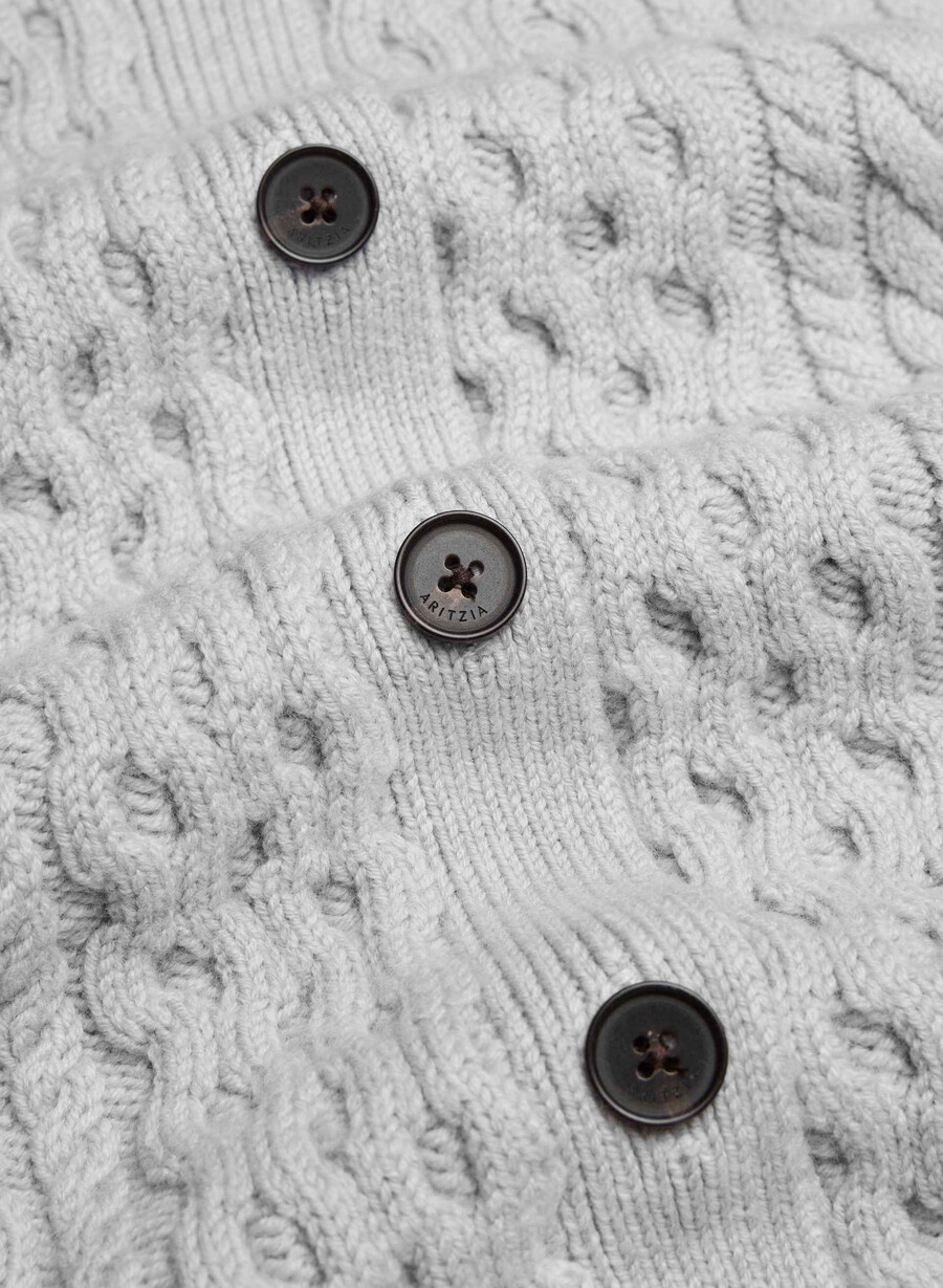 heritage knit merinoull cardigan i messing med mønster