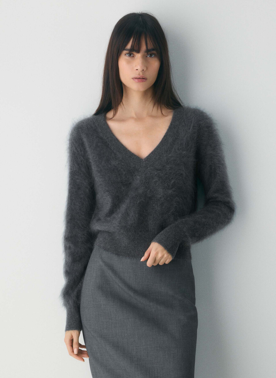 børstet kasjmir krympet genser med v-hals heather charcoal