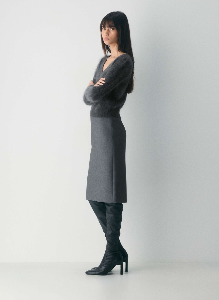 børstet kasjmir krympet genser med v-hals heather charcoal