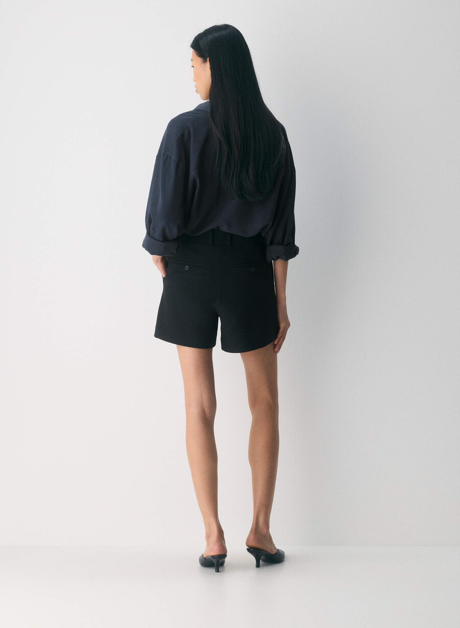 new agency mid-large shorts svart