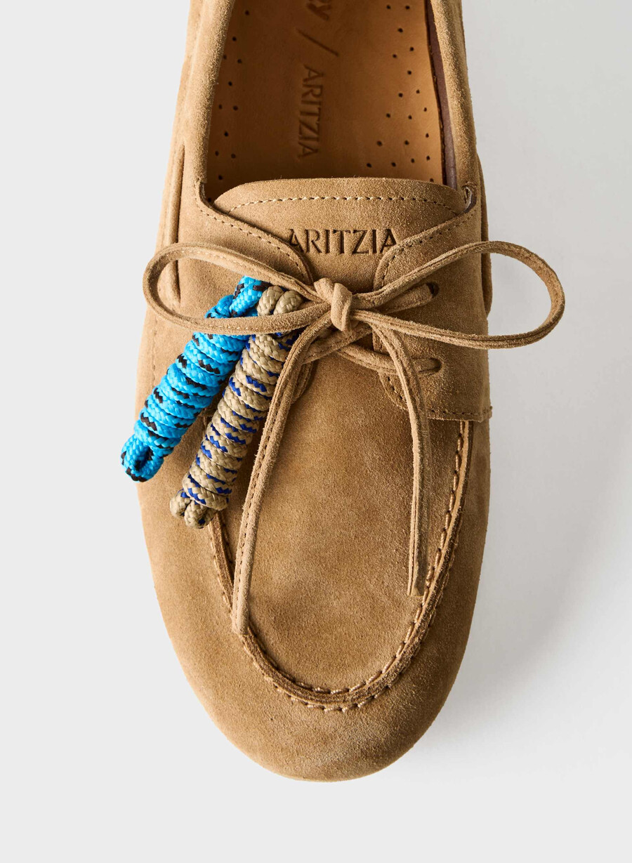 sperry x aritzia slim boat shoe - semsket skinn tan khaki