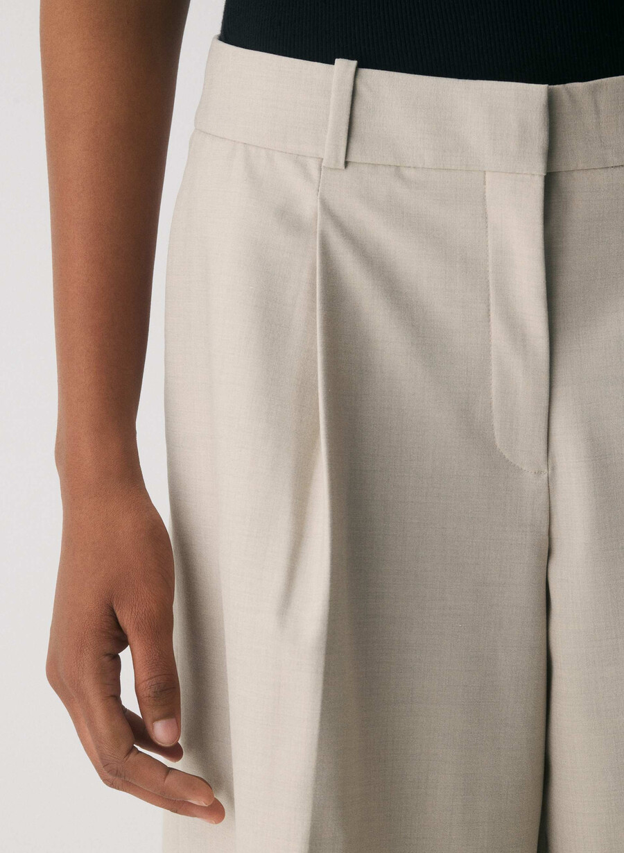 touchpoint short - reessential light heather matte pearl