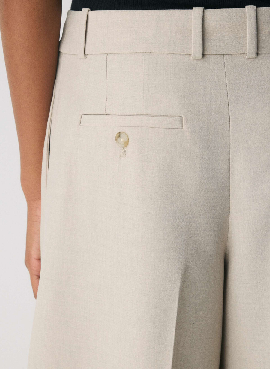 touchpoint short - reessential light heather matte pearl