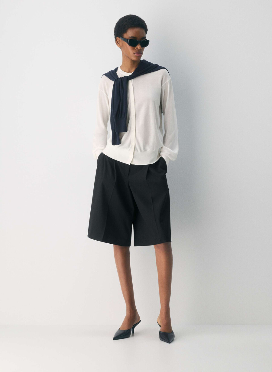 acumen cardigan i hvitt