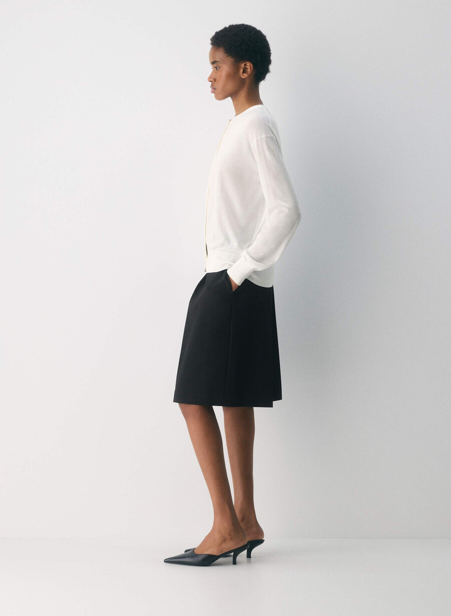 acumen cardigan i hvitt